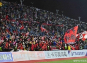 开云体育APP下载-足球赛场上发生精彩一幕，引发球迷热议的简单介绍