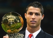 开云APP-北非飓风席卷伊斯坦布尔，一场由阿尔及利亚引擎主导的欧冠决赛压制