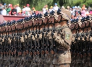 开云体育-钢铁丛林与爱琴海，当广东的铜墙铁壁遇见密尔沃基的海啸