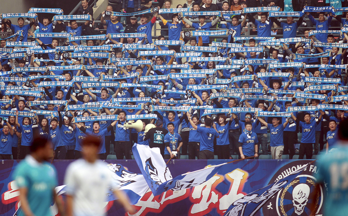 包含阿曼球员备战地区足球赛事，志在争霸的词条