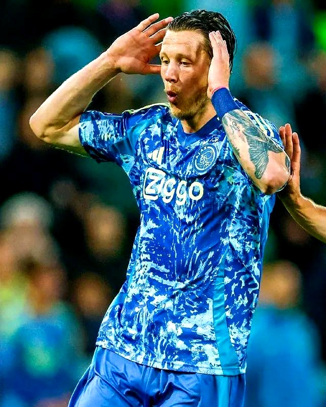 阿贾克斯遭遇惨败，荷甲球队失利出局