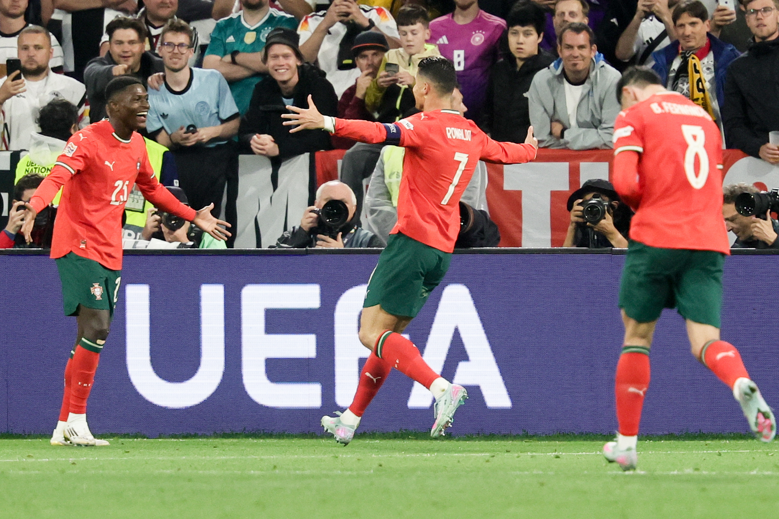 欧国联赛参赛球队首次出征,教练紧张密集的简单介绍 欧国联赛参赛球队首次出征,教练紧张密集的简单介绍