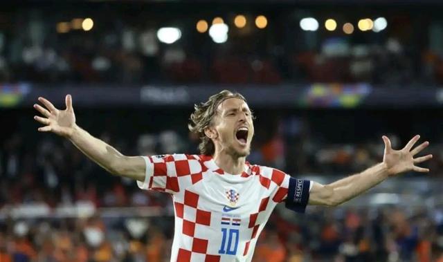 包含克罗地亚惜败荷兰，惋惜无缘欧国联半决赛的词条