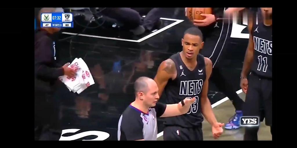 篮网完胜雄鹿,克莱带队取胜 篮网完胜雄鹿,克莱带队取胜