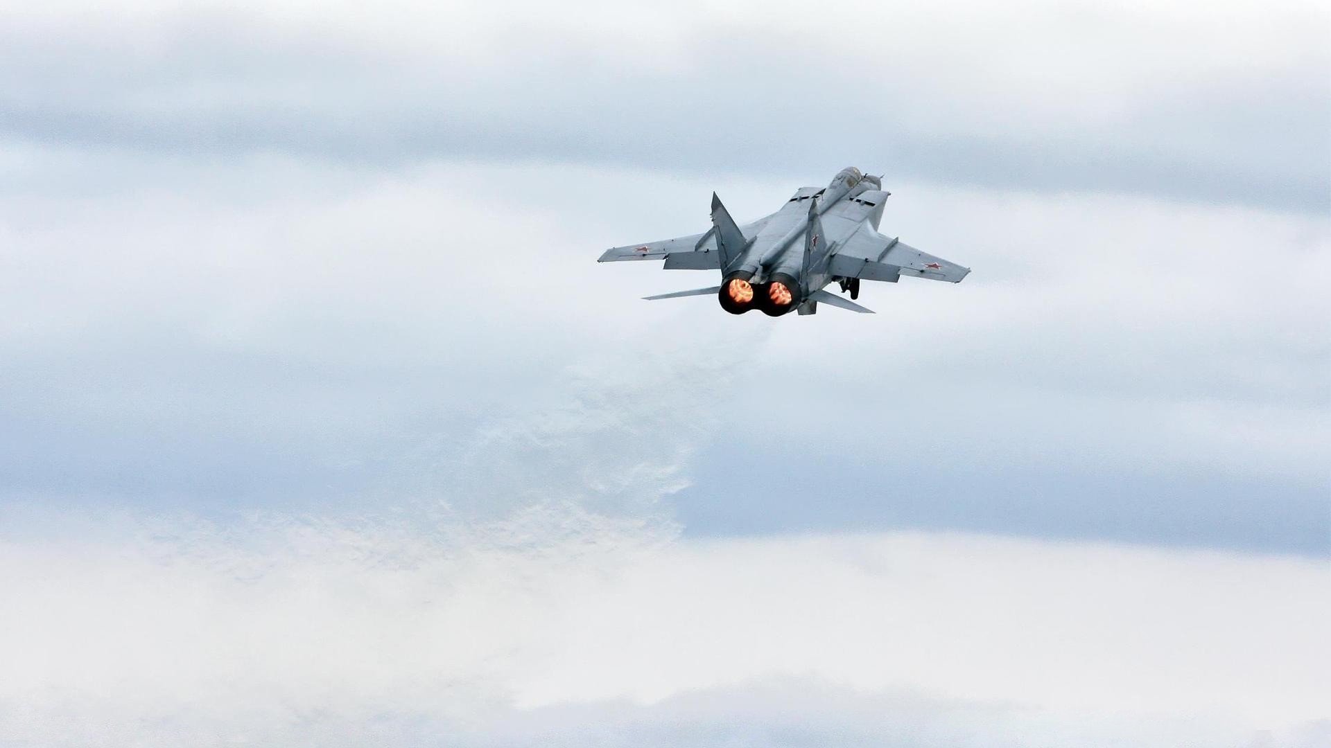 蓝鹰战术风暴席卷巴尔干,黄喜灿一锤定音,拉齐奥全面压制克罗地亚